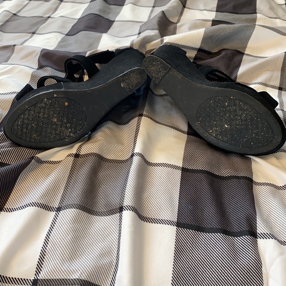 Black wedges size 10 - Picture 7 of 7